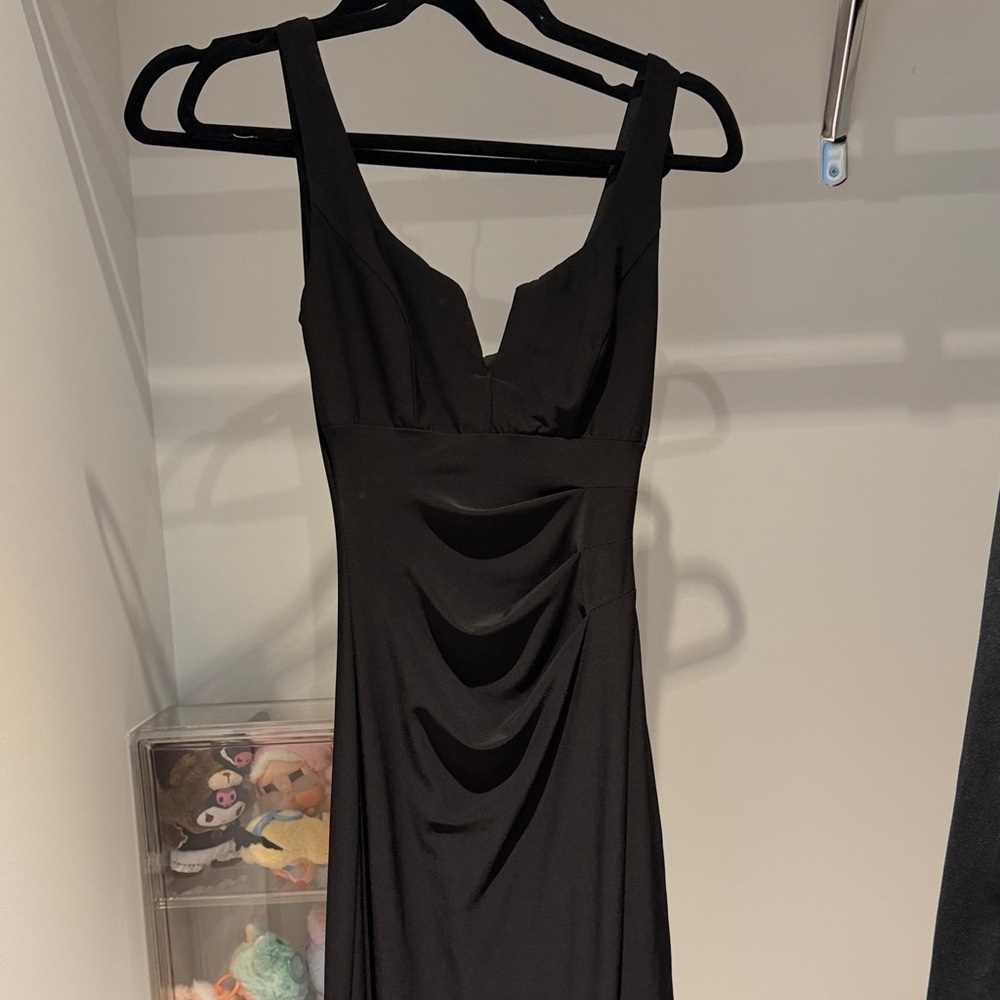 La Chateau Elegant Long Black Sleeveless Dress